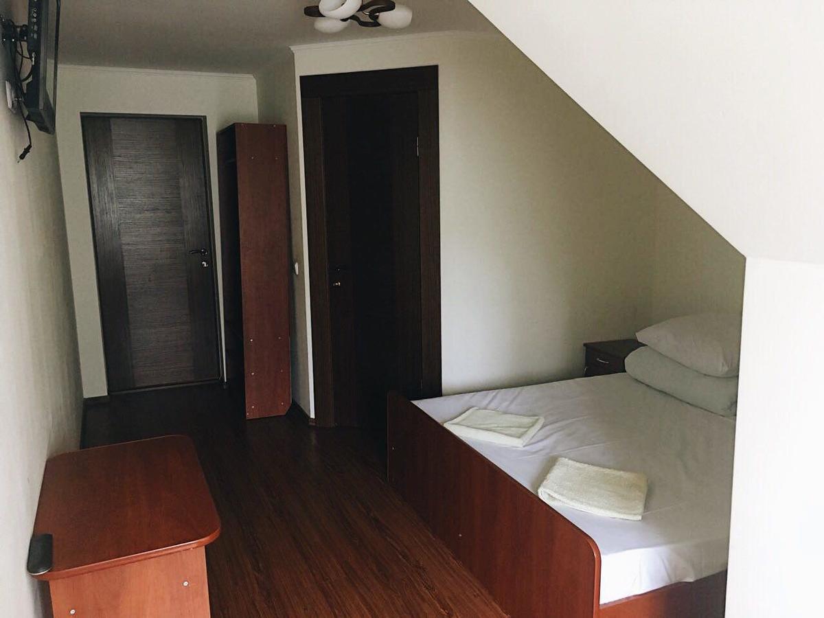 Crocus Hotel ดราโฮบรัท ภายนอก รูปภาพ